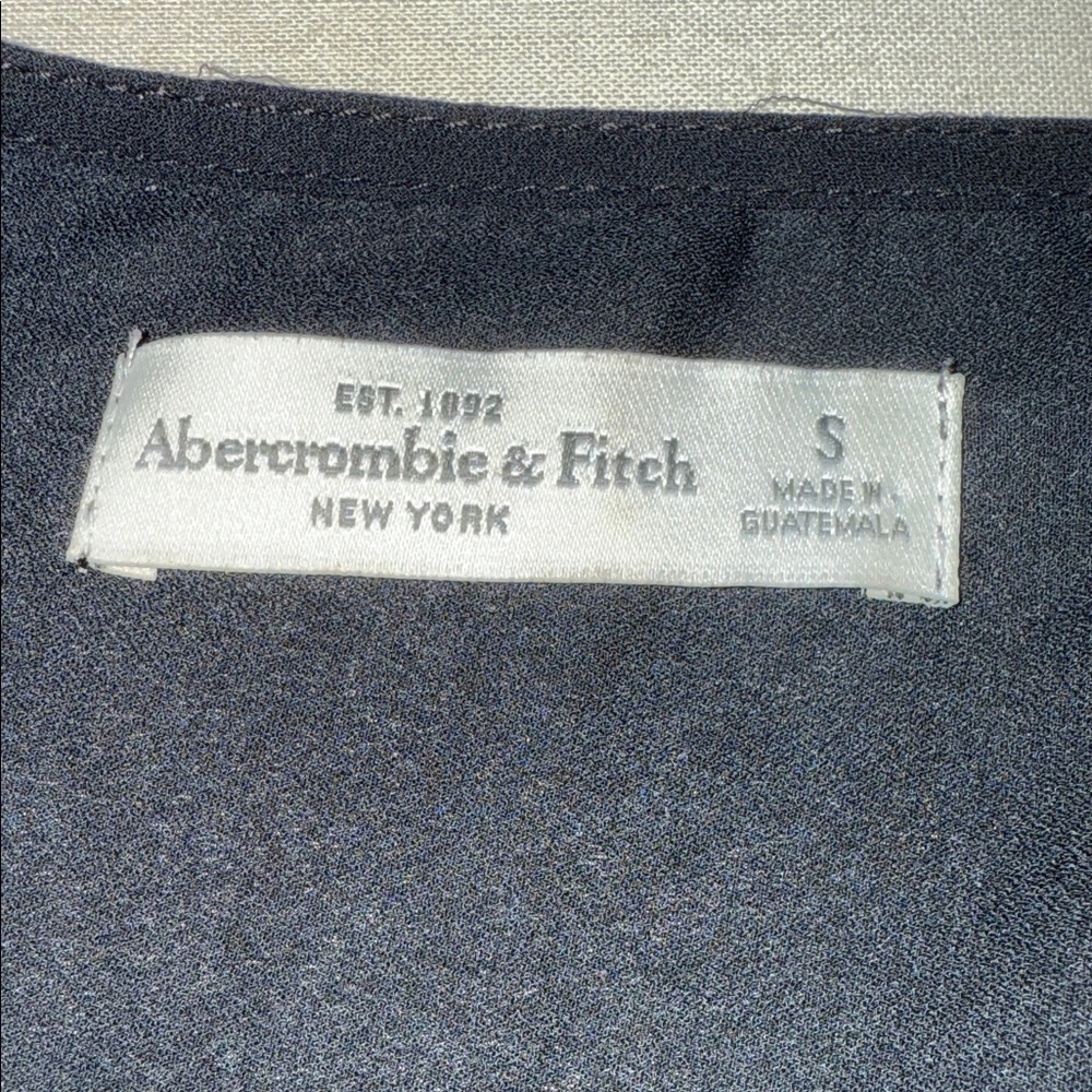 Abercrombie & Fitch Black Floral Lace-Up Blouse - Picture 6 of 6